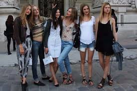 Encuentra imágenes vectoriales libres de derechos de alta calidad que no podrás encontrar en ningún otro sitio. La Moda Para Chicas Altas Demujer Moda