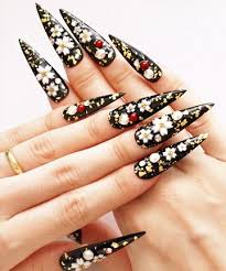 27 Stiletto Nails That Will Take Your Manicure To The Next Level Pointy Nails Stiletto Nails Stiletto Nails Designs