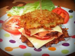 Burger Aux Galettes De Pommes De Terre Recette Galette Pomme De Terre Pomme De Terre Recettes De Cuisine