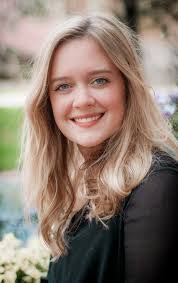 Kellie Ott's Instagram, Twitter & Facebook