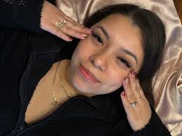 Jackie Moreno's Instagram, Twitter & Facebook