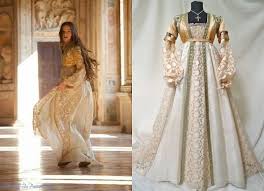 Romeo leaves for mantua and juliet is told she must marry paris on thursday or else afternoon: Diseno Para Romeo Y Julieta 2013 Por Swarovski Vestuario De Carlo Poggioli Desde Http Yourown Romeo And Juliet Costumes Historical Dresses Fantasy Dress