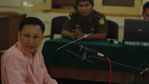 Umur 52 tahun) adalah putra dari acak lis, pemilik pt mujur timber, perusahaan pengolah kayu gelondongan menjadi tripleks serta kayu lapis (plywood) di sibolga. Qikrkegngsninm