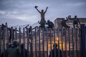 Entre el 15 de marzo y el 15 de mayo, por ejemplo, se registraron 126 entradas ilegales a través de estos puntos, frente a las 1.023 que se. Interior Invierte Casi 72 Millones En Vallas De Ceuta Y Melilla Desde 2005 Espana El Mundo