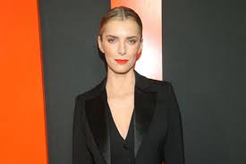 She is best known for her role in the netflix comedy series glow for which she was nominated for two. Betty Gilpin Agrees To The Cancellation Of Glow News Logics