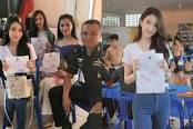 ผลการค้นหารูปภาพสำหรับ สาวสองเกณฑ์ทหาร