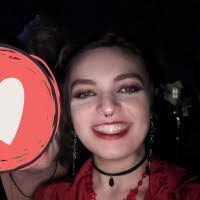 Alexandra Carmichael's Instagram, Twitter & Facebook