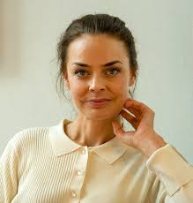 Agnes Kittelsen på fredagslunsj, i samtale med Randi Berge Wandrup. Vi fikk  høre om barndom i Kristiansand, om hennes vei til skuespilleryrket og om  flere høydepunkt i karrieren