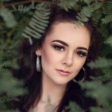 Alyssa Caldwell's Instagram, Twitter & Facebook