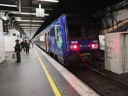 Pour une prise en charge sans stress, il est recommandé de se présenter. Rer D Panne De Train A Villeneuve Saint Georges La Gare Creteil Pompadour N Est Plus Desservie Actu Val De Marne