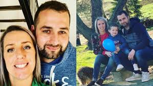Aujourd'hui, elle insiste sur le fait qu'elle tient à développer son exploitation agricole, mais aussi rester au pied des pyrénées. L Amour Est Dans Le Pre Claire Saison 10 Enceinte De Son Deuxieme Enfant Magicmaman Com