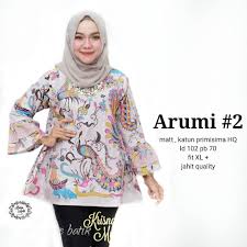 Aneka macam baju batik memiliki keunikan serta desain yang menarik serta bervariasi, salah satunya seperti busana gamis batik untuk wanita muslimah dengan kombinasi kain sifon. 33 Model Gamis Kerja Batik Modern Free Gambar