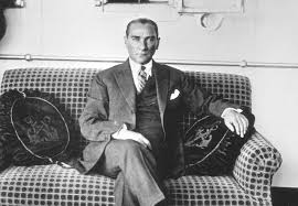 Mustafa kemal atatürk 1881 yılında selânik'te kocakasım mahallesi, islâhhâne caddesi'ndeki üç katlı pembe evde. Mustafa Kemal Ataturk Exposed As An Enemy Of Islam