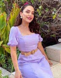 بنت هيفاء وهبي جننت الناس بجمالها اتفرج البشاير انتشرت مجموعة من الصور المميزة لـ زينب فياض ابنة الفنانة هيفاء وهبى وقد ظ style fashion graduation dress