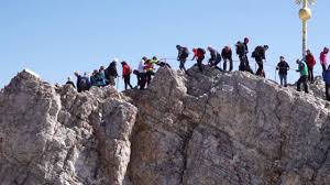 Travel to the zugspitze in just ten minutes from ehrwald in austria the two panoramic cable cars of the tiroler zugspitzbahn can accommodate 100 guests taking them up to germany's highest peak. Zugspitze Im Sommer Youtube