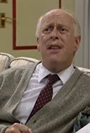 The programme premiered on bbc one on 29 october 1990 and ran for five series. Keeping Up Appearances Let There Be Light Tv Episode 1993 Imdb