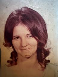 Can someone help restore old black and white photos?