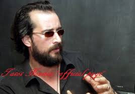 Έχει ολοκληρώσει τις σπουδές του στη μηχανολογία και αποτέλεσε μέλος ομάδας στίβου. Tasos Nousias Official Page Home Facebook