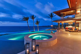 Maui Beachside Mansion Waterfront Homes Beachfront Homes For Sale Hawaii Beaches