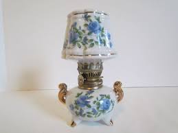 Einzigartige leuchten von david trubridge. Small Vintage Ceramic Oil Lamp Blue And White Floral Decorative Tabletop Shelf Lamp Oil Lamps Lamp Shelf Lamp