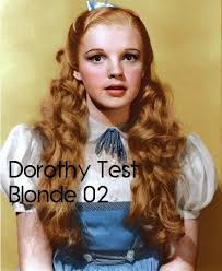 Judy S Original Hair Color For Dorothy Was Blonde You Can Tell Even She Is Doubtful About It Judy Garland Wizard Of Oz 1939 Wizard Of Oz