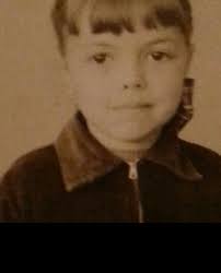 Dulcie Metcalf (was Lewis) 4th child in from the left. 1938