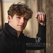 Julia Baggett's Instagram, Twitter & Facebook