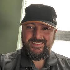 Brandon Warnick's Instagram, Twitter & Facebook