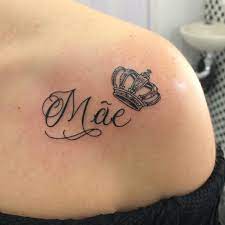 The crown tattoos show the behavioral nature of the person. Shoulder Crown Tattoos Novocom Top