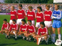 Benfica ve psv eindhoven karşılaşması naklen betpas tv farkıyla 720p hd seçeneği ile sizlerle. Psv 1988 Psv Eindhoven Soccer Team Eindhoven