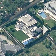 However, after scarce months of mudarse to his new mansion, neymar has seen forced to do a new transfer. Neymar S House Former In Barcelona Spain Virtual Globetrotting