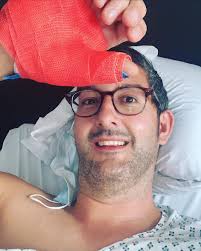 Toca parar…🤕 fisio lesionado!...