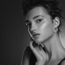 Harvey Owen presented a new jewellery collectıon