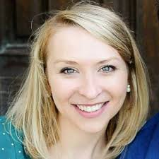 Kerri Kent's Instagram, Twitter & Facebook