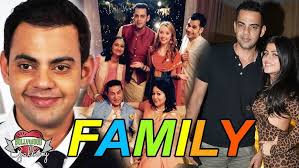 Cyrus Sahukar Family With Parents, Sister, Affair and Career