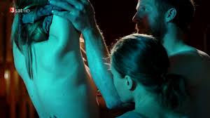 Emily Cox Nude » Celebs Nude Video - NudeCelebVideo.Net