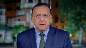 O narrador da tv globo, galvão bueno, prestou solidariedade ao presidente do coritiba, renato follador, no bem, amigos, do sportv, na última segunda (21). Galvao Bueno Perde A Cabeca Em Audio Vazado Na Euro Nao Se Encerra Assim Estou Indo Embora Lance