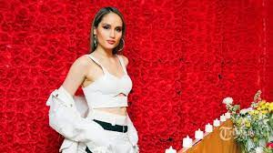 I was 14, kata cinta laura. Cinta Laura Ogah Beli Tas Rp 30 Juta Bayangkan Berapa Anak Yang Bisa Disekolahkan Dengan Uang Itu Tribunnews Com Mobile