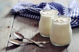 Basta prendere un qualsiasi yogurt al supermercato contenente probiotici: Come Scegliere Lo Yogurt Migliore Per La Propria Salute