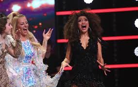Face parte din trupa jukebox, este filipineză. Bella Santiago Cele Mai Bune Piese Interpretate La X Factor