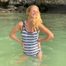 244,654 likes · 717 talking about this. Urszula Radwanska