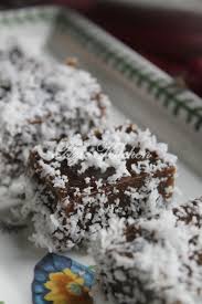 Ia sangat terkena dalam kalangan orang lama dan menjadi kesukaan generasi kini. Kuih Kaswi Azie Kitchen