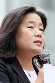 김현아 전 비대위원 (이하 김현아): ê¹€í˜„ì•„ ì˜ì› íŽœì…˜ ë…¼ëž€ ìœ¤ë¯¸í–¥ ìžê¸° ëˆì´ë¼ë©´ ê·¸ë ‡ê²Œ í–ˆì„ê¹Œ