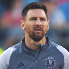 Aaron Akana's Instagram, Twitter & Facebook