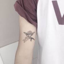 Waffentattoo Elvinmikail Dovmeli Kadin Dovme Karizmatik Dovmeler
