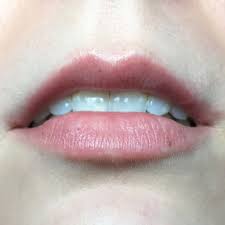 You put your lips in the opening and press the on button. We Put 4 Noninvasive Lip Filler Alternatives To The Test Fashionista