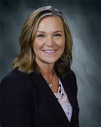 Caryn Lewis's Instagram, Twitter & Facebook