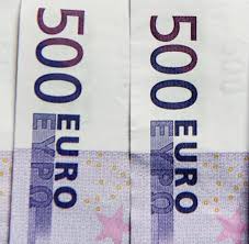Händler können die annahme jedoch verweigern, wenn der zu zahlende betrag nicht im verhältnis zum angebotenen schein steht. Ratselhafter Fall Wer Stopft Seit Monaten 500 Euro Scheine In Genfer Klos Welt