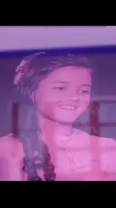 Followed by the many faces of Danica Mckellar! 🎀🎬 (lol at Fred Savage  holding a beer in the last clip)