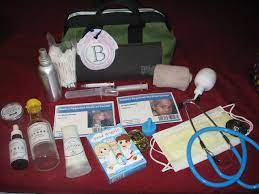 Diy Handmade Doctor Play Kit Tutorial Great Kids Gift Links For All The Printables And Great Ideas For What T Gifts For Kids Diy Handmade Kids Pretend Play